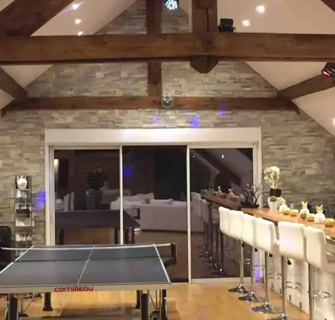 Villa Spacieuse Avec Piscine Pres De Geneve Cercier